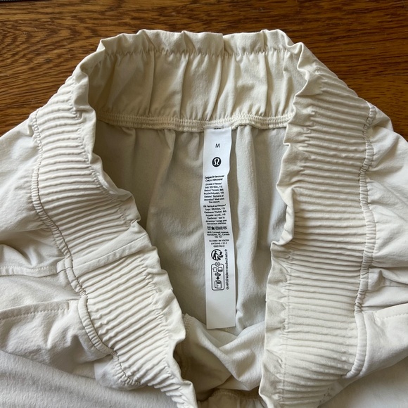 Lululemon Stretch Woven Ruffle-Waist High-Rise Short 9" - Picture 10 of 14